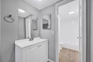 555 SE 8th St, Deerfield Beach, FL 33441 - Photo 11