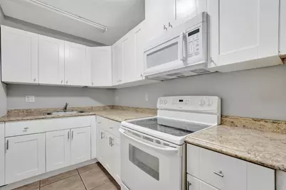 555 SE 8th Street #252, Deerfield Beach, FL 33441 - Photo 9