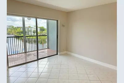 2220 N Cypress Bend Drive #503, Pompano Beach, FL 33069 - Photo 9