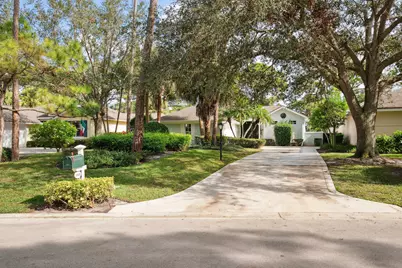 1018 Carolina Circle SW, Vero Beach, FL 32962 - Photo 5
