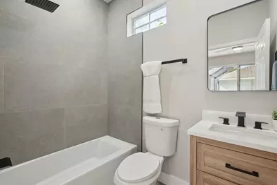 1018 Carolina Circle SW, Vero Beach, FL 32962 - Photo 9