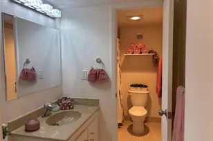 1100 St Charles Pl, Pembroke Pines, FL 33026 - Photo 25