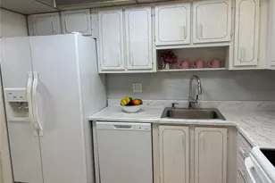 1100 St Charles Pl, Pembroke Pines, FL 33026 - Photo 15