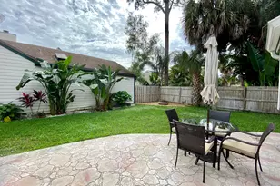 453 Park Forest Way, Wellington, FL 33414 - Photo 17