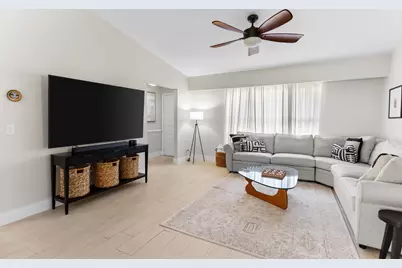 471 SE Lancaster Avenue, Port Saint Lucie, FL 34984 - Photo 5