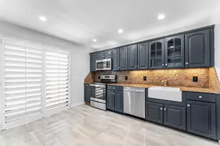 13095 Belhaven Ct, Wellington, FL 33414 - Photo 3