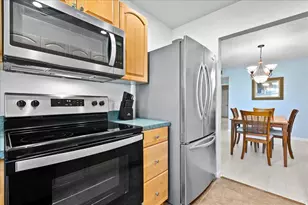 220 Country Ln, Boynton Beach, FL 33435 - Photo 9