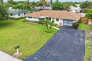 11 Windsor Rd E, Jupiter, FL 33469 - Photo 3