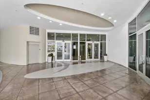 1750 N Bayshore Dr, Miami, FL 33132 - Photo 35