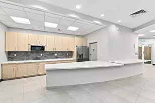 1750 N Bayshore Dr, Miami, FL 33132 - Photo 25