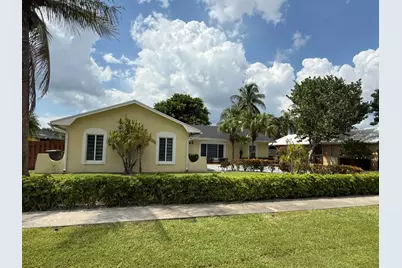 1657 Baltrusol Place, Wellington, FL 33414 - Photo 13