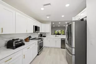 10775 Waterberry Dr, Boca Raton, FL 33498 - Photo 9