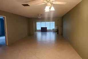 5730 E Fernley Dr E, West Palm Beach, FL 33415 - Photo 13