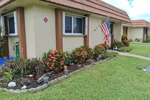 5730 E Fernley Dr E, West Palm Beach, FL 33415 - Photo 9