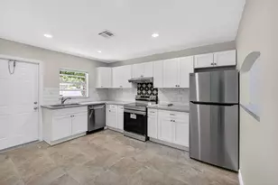 9484 Sun Ct, Palm Beach Gardens, FL 33403 - Photo 11