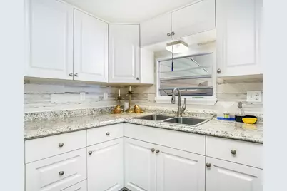 8500 SW 18th Place, Davie, FL 33324 - Photo 21