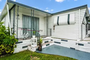 8500 SW 18th Pl, Davie, FL 33324 - Photo 11