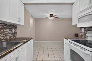 2002 Granada Dr, Coconut Creek, FL 33066 - Photo 13