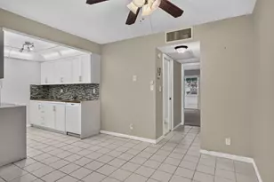 2002 Granada Dr, Coconut Creek, FL 33066 - Photo 9