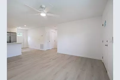 2075 37th Avenue #B, Vero Beach, FL 32960 - Photo 9