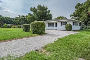 2075 37th Ave, Vero Beach, FL 32960 - Photo 3