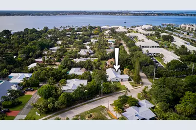 296 SE Wentworth Drive, Stuart, FL 34996 - Photo 1
