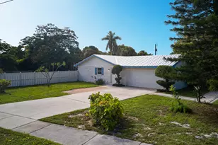 296 SE Wentworth Dr, Stuart, FL 34996 - Photo 47