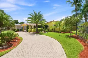 1736 NW 39th St, Oakland Park, FL 33309 - Photo 3