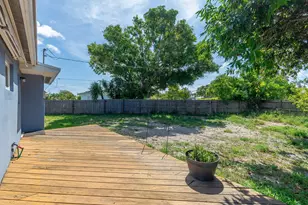 1446 W Drew St, Lantana, FL 33462 - Photo 31