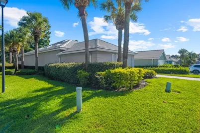 323 NW Bentley Circle, Port Saint Lucie, FL 34986 - Photo 3