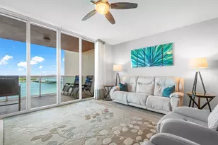 2640 Lake Shore Dr, Riviera Beach, FL 33404 - Photo 7