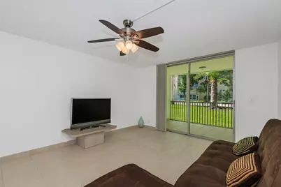1000 NE 12th Avenue #104, Hallandale Beach, FL 33009 - Photo 9