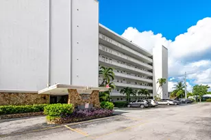 1000 NE 12th Ave, Hallandale Beach, FL 33009 - Photo 25