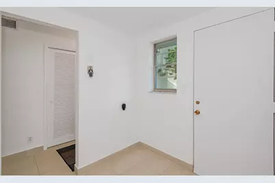 1000 NE 12th Avenue #104, Hallandale Beach, FL 33009 - Photo 11