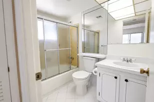 3051 Sunrise Lakes Dr E, Sunrise, FL 33322 - Photo 5