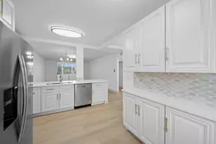 370 NW 76th Ave, Margate, FL 33063 - Photo 5