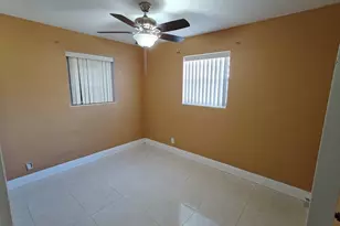 324 Mid Pines Rd, Palm Springs, FL 33461 - Photo 13
