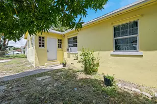 616 W 5th St, Riviera Beach, FL 33404 - Photo 5