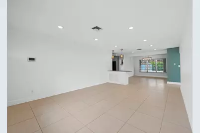 27 SE 6th Street, Dania Beach, FL 33004 - Photo 13
