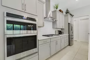 540 SE Villandry Way, Port Saint Lucie, FL 34984 - Photo 3