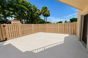 3725 Village Dr, Delray Beach, FL 33445 - Photo 11