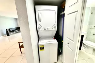 12600 SW 5th Ct, Pembroke Pines, FL 33027 - Photo 19