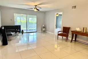 12600 SW 5th Ct, Pembroke Pines, FL 33027 - Photo 7