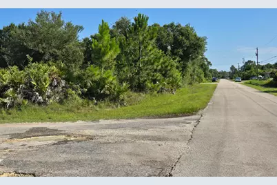873 Carpenter Street E, Lehigh Acres, FL 33974 - Photo 5