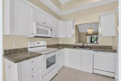 10884 Lake Front Place, Boca Raton, FL 33498 - Photo 7