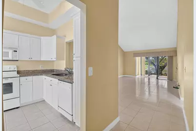 10884 Lake Front Place, Boca Raton, FL 33498 - Photo 15