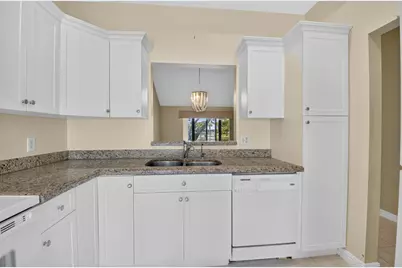 10884 Lake Front Place, Boca Raton, FL 33498 - Photo 11