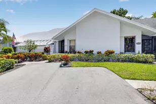 10884 Lake Front Pl, Boca Raton, FL 33498 - Photo 5