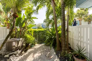 1006 Jeffery St, Boca Raton, FL 33487 - Photo 3
