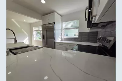 205 Ellesmere E #205, Deerfield Beach, FL 33442 - Photo 5